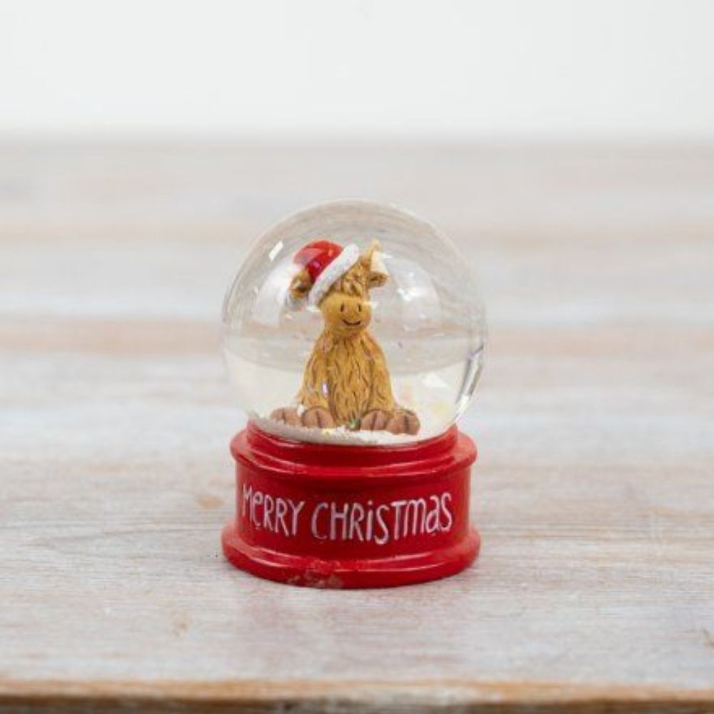 Highland Cow Christmas Snowglobe