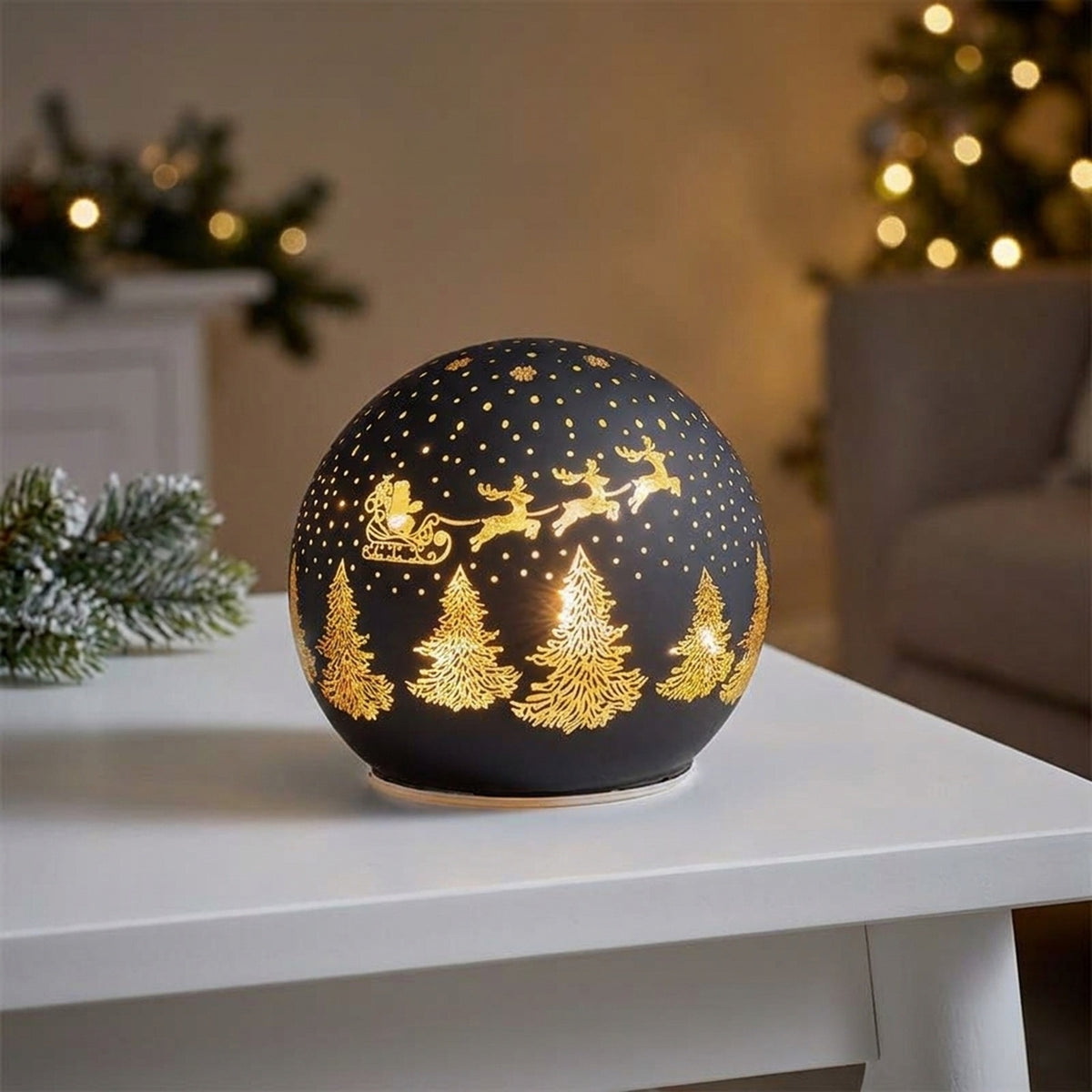 Festive Wonder Onyx Glass Scene  Illuminated Globe