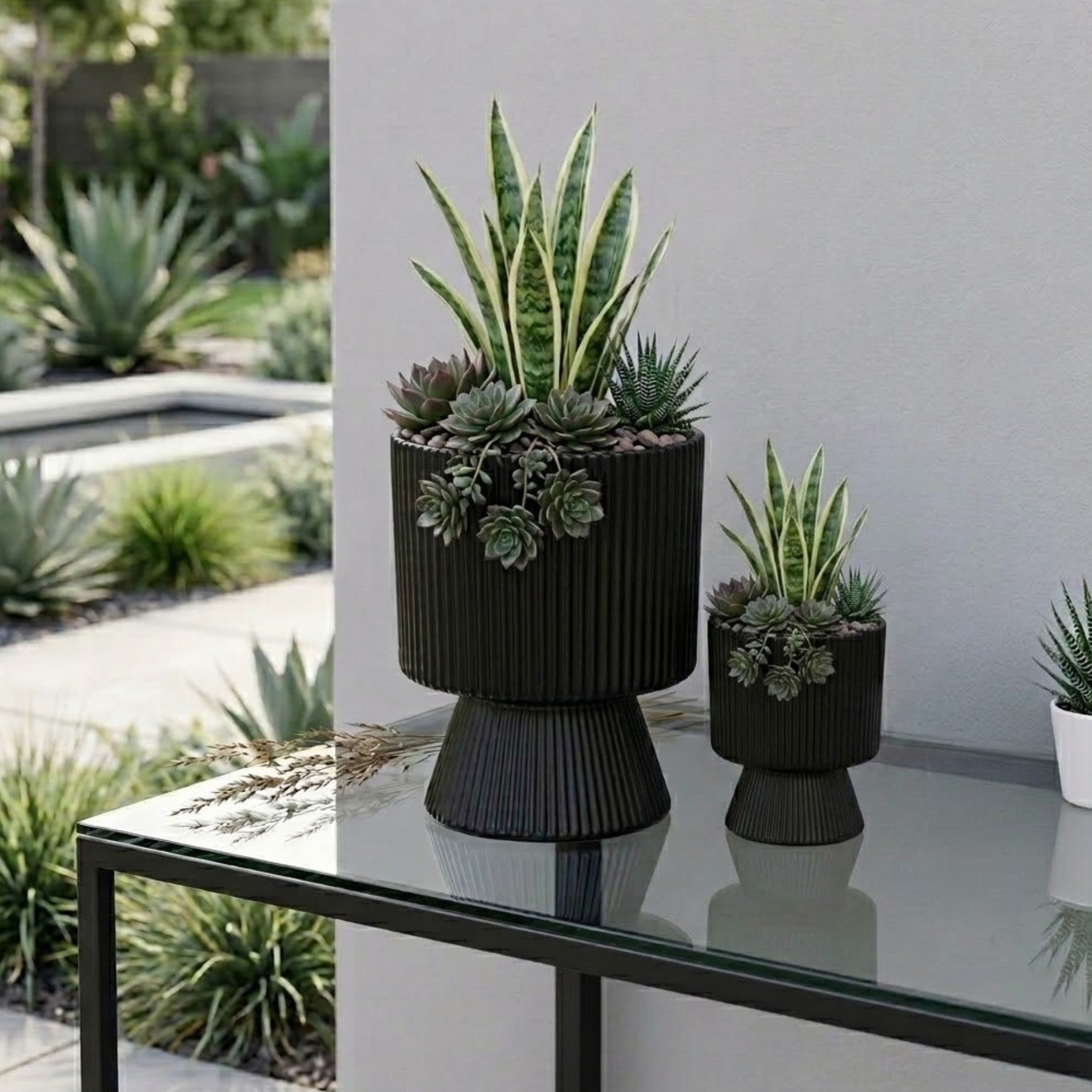 Duo Hortus Oslo Urban Ribbed Planter Pot