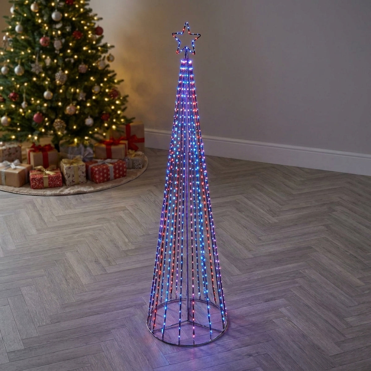 Multi Action Pyramid Tree Garden Light