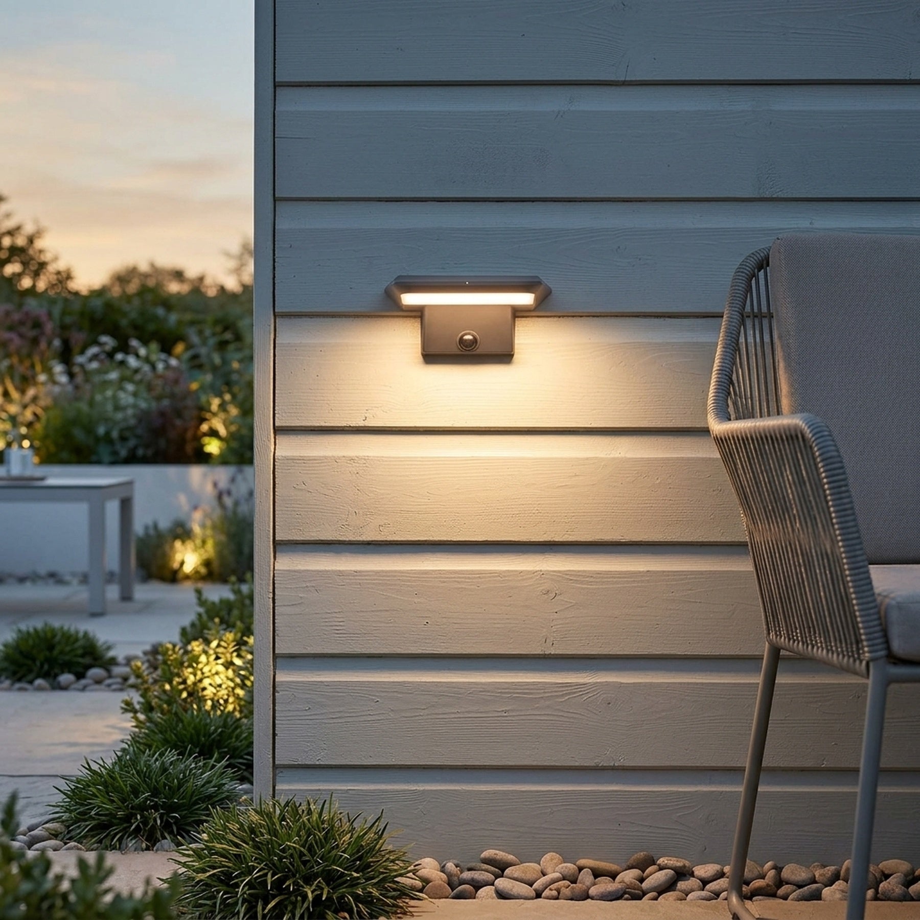 PIR Solar Motion Activated Sentry Light