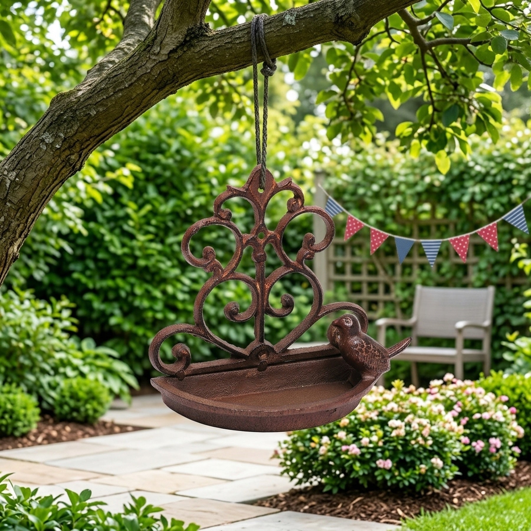Era Swirl Weatherproof Cast Iron Bird Feeder