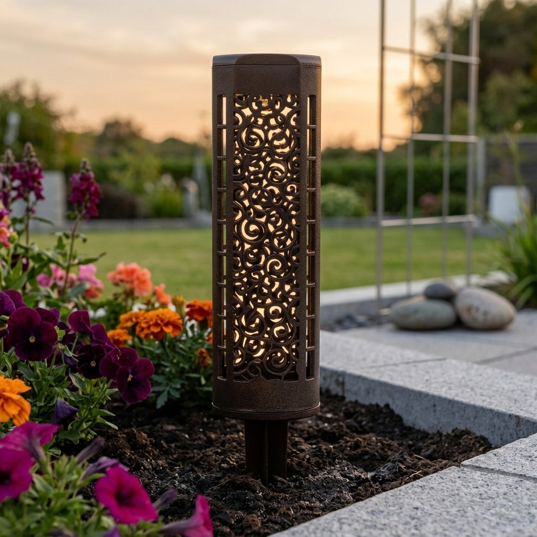4 Pack Lunaria Stylish Solar Garden Stake Lights