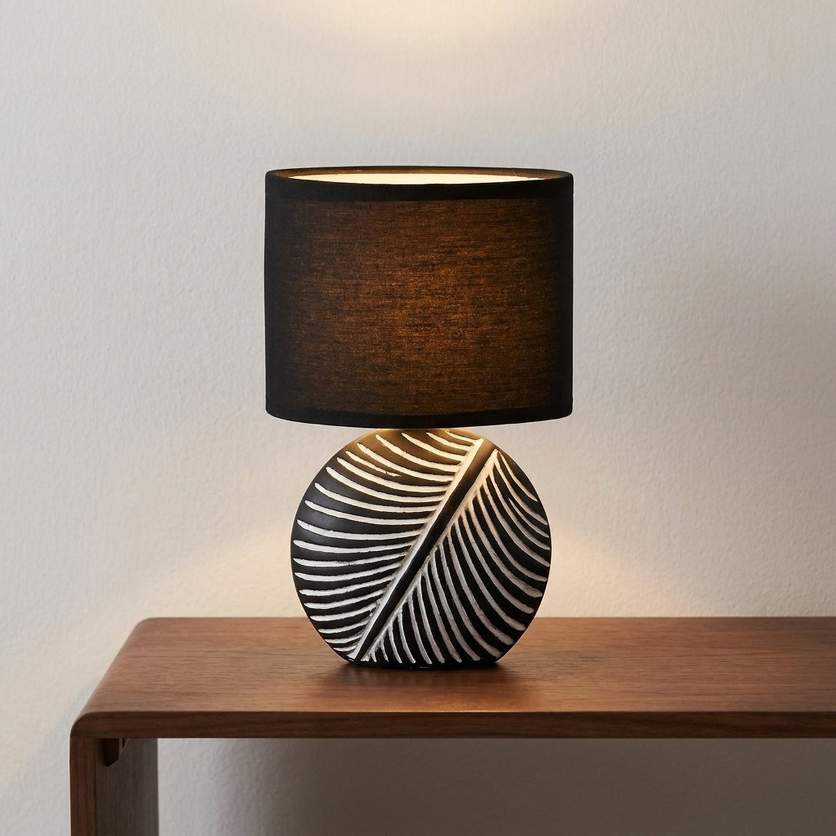 Textured Ceramic Circle Leaf Lamp