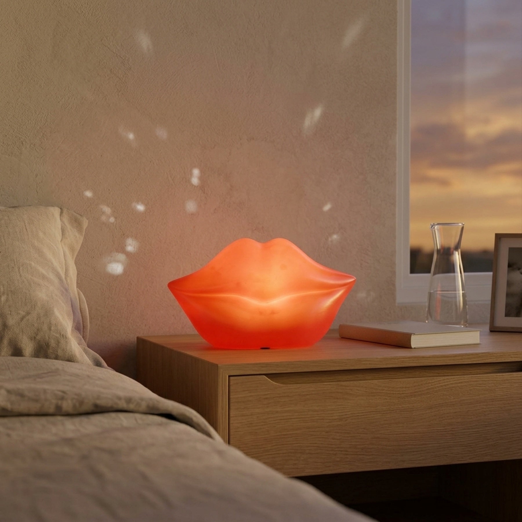 Nuva Bold Red Lips Novelty Lamp