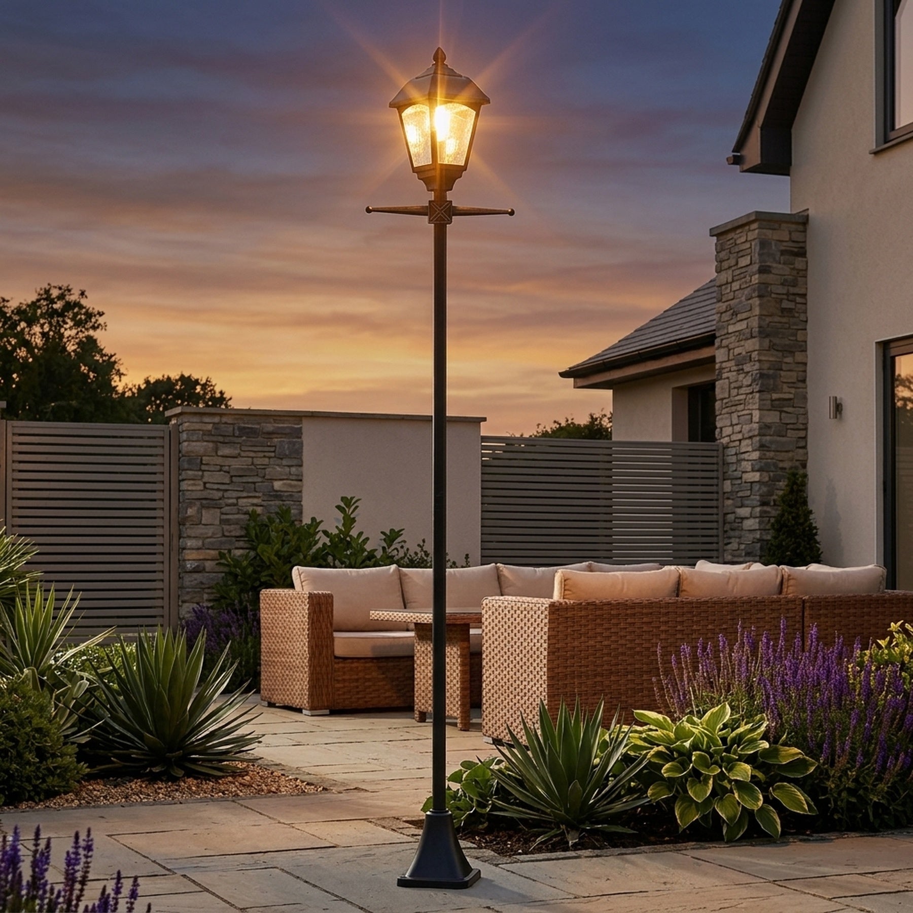 Victoriana Solar Garden Lamp Post Light