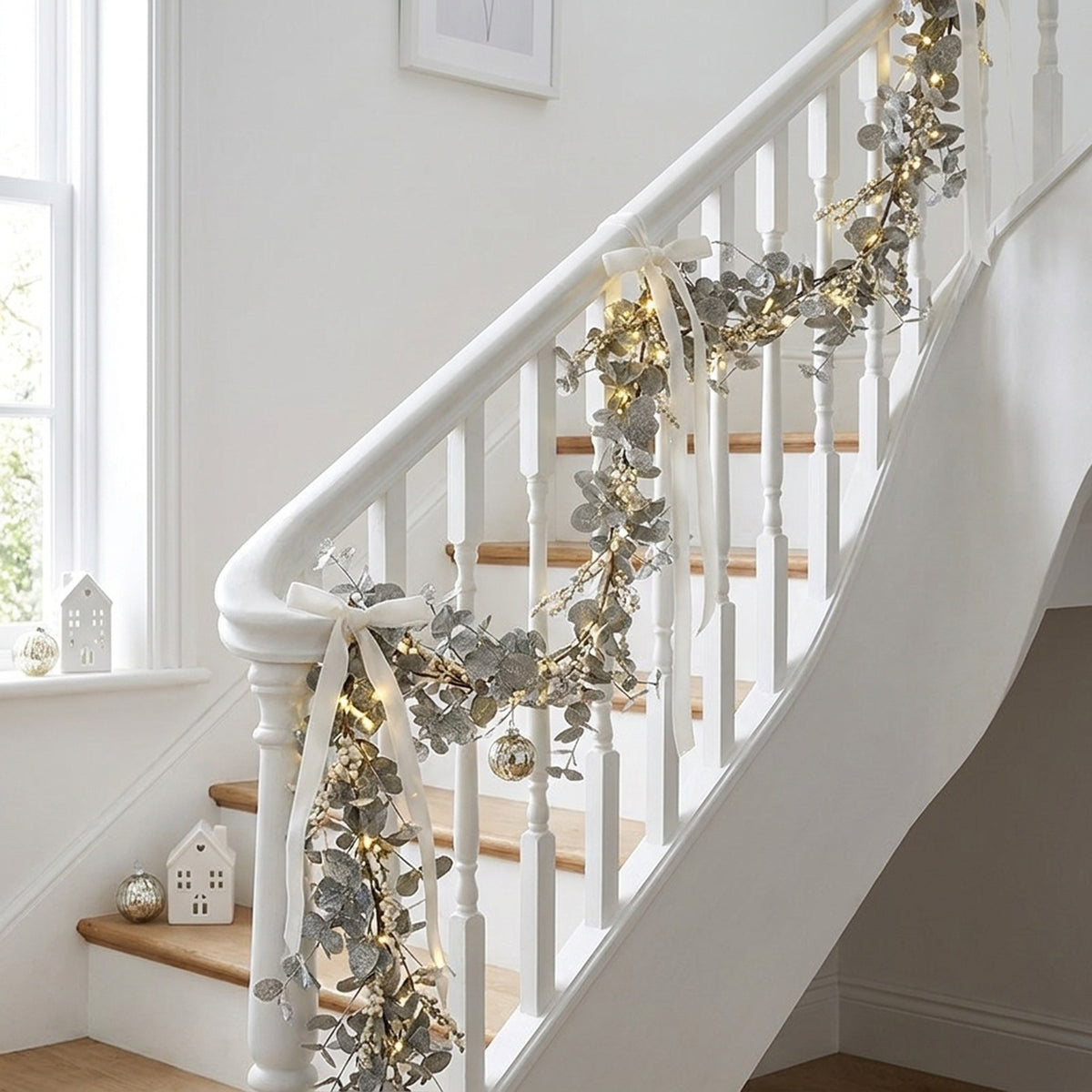 Decorative White Foliage Leaf Garland