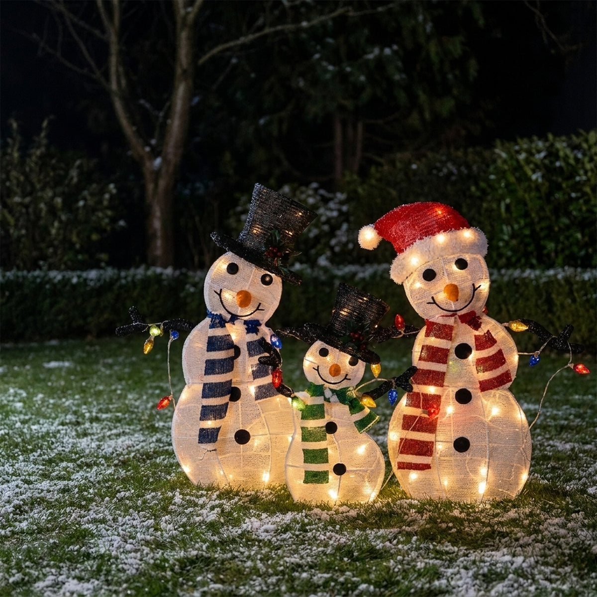 Cheerful Outdoor Snowman Family Light