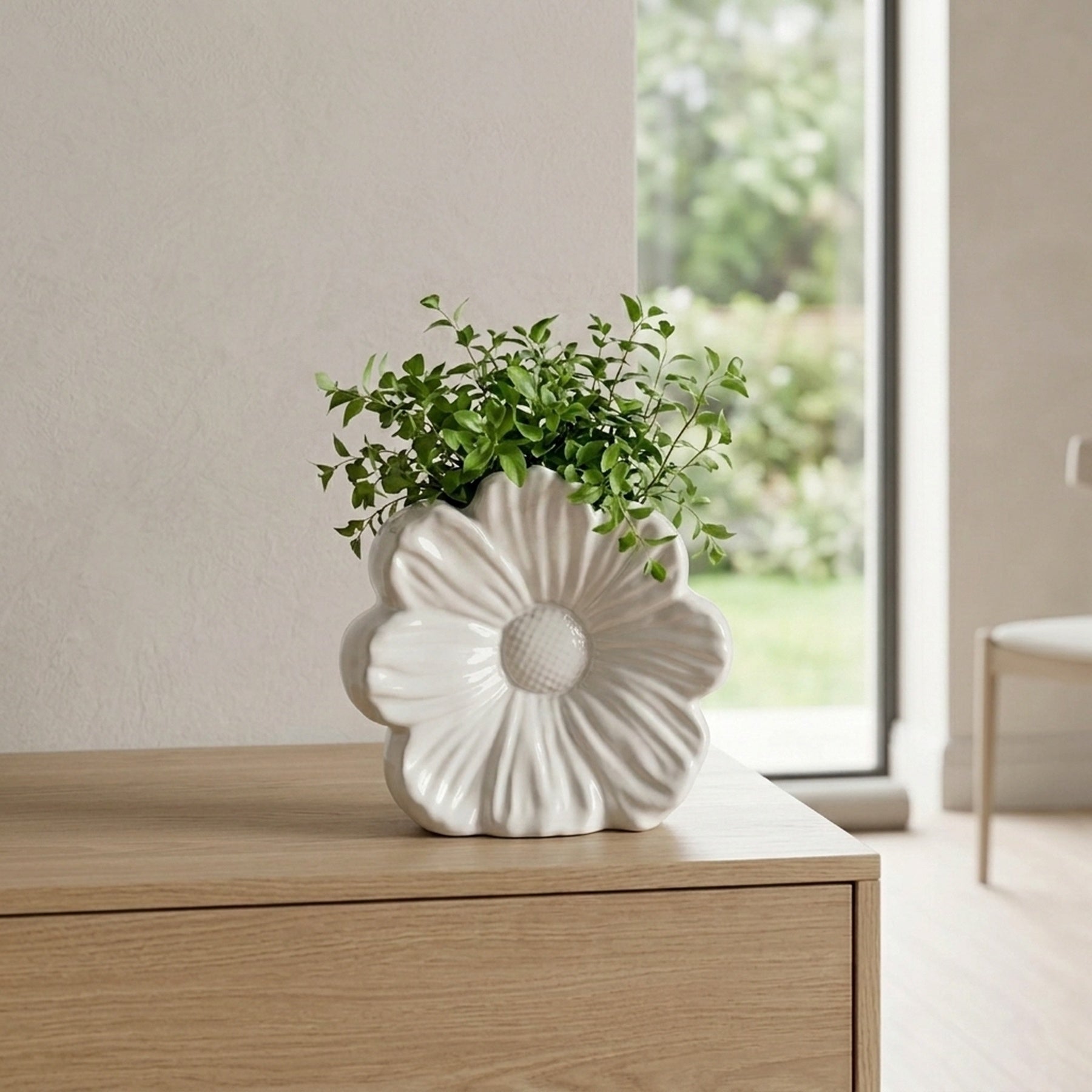 Floral Blanc Sculpted Flower Vase