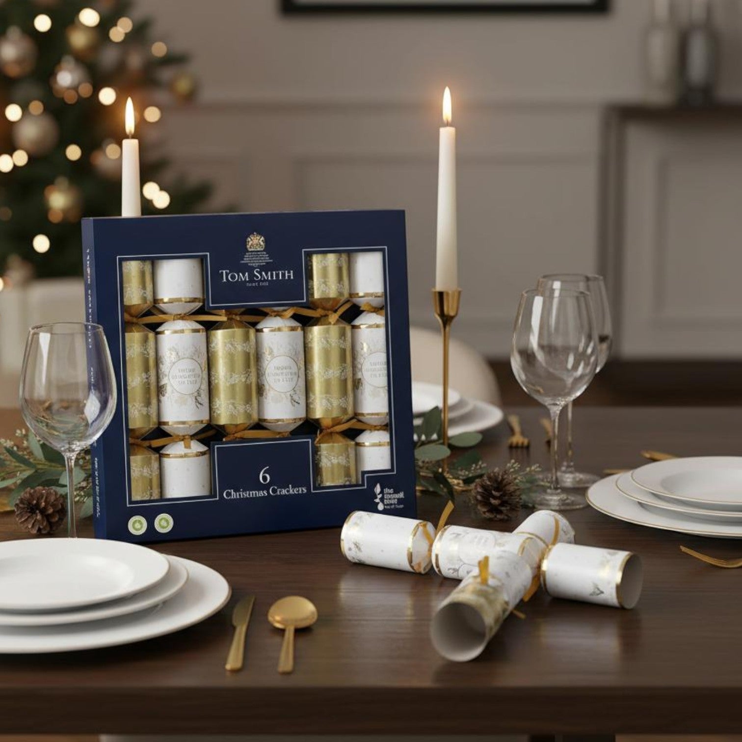Set Of 6 Gold and White Christmas Crackers