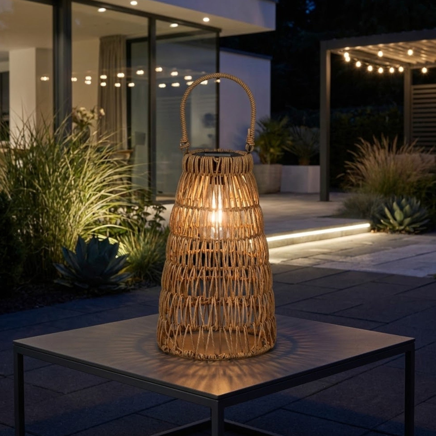 Solar Woven Rattan Bulb Lantern
