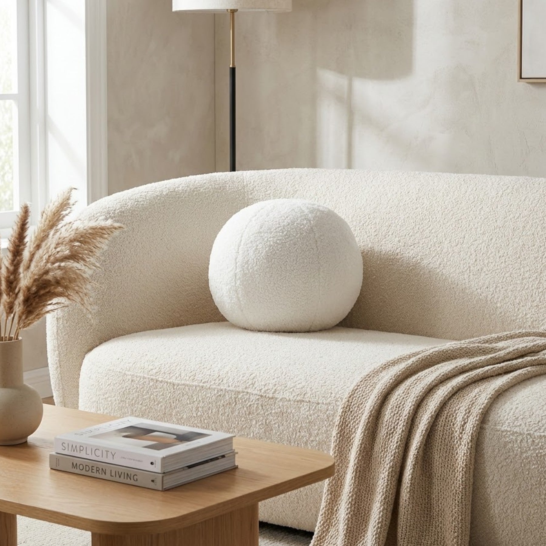 Evie Teddy Boucle Blanc Round Cushion