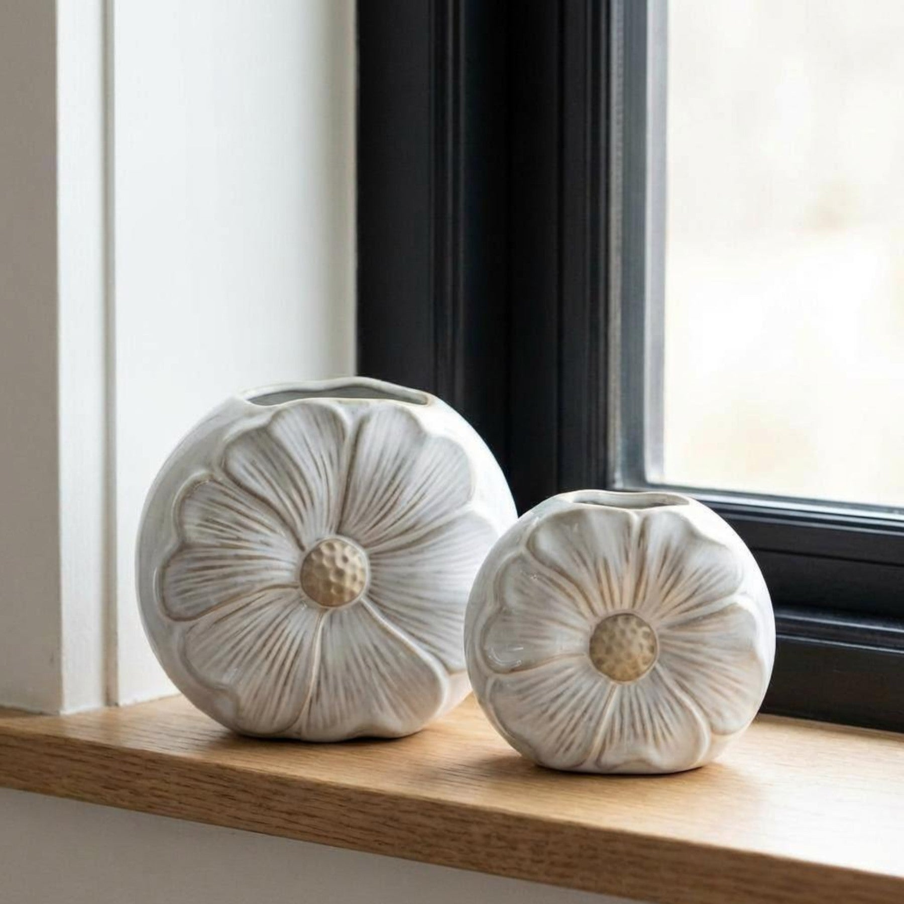 Set Of 2 Maison Daisy Vases