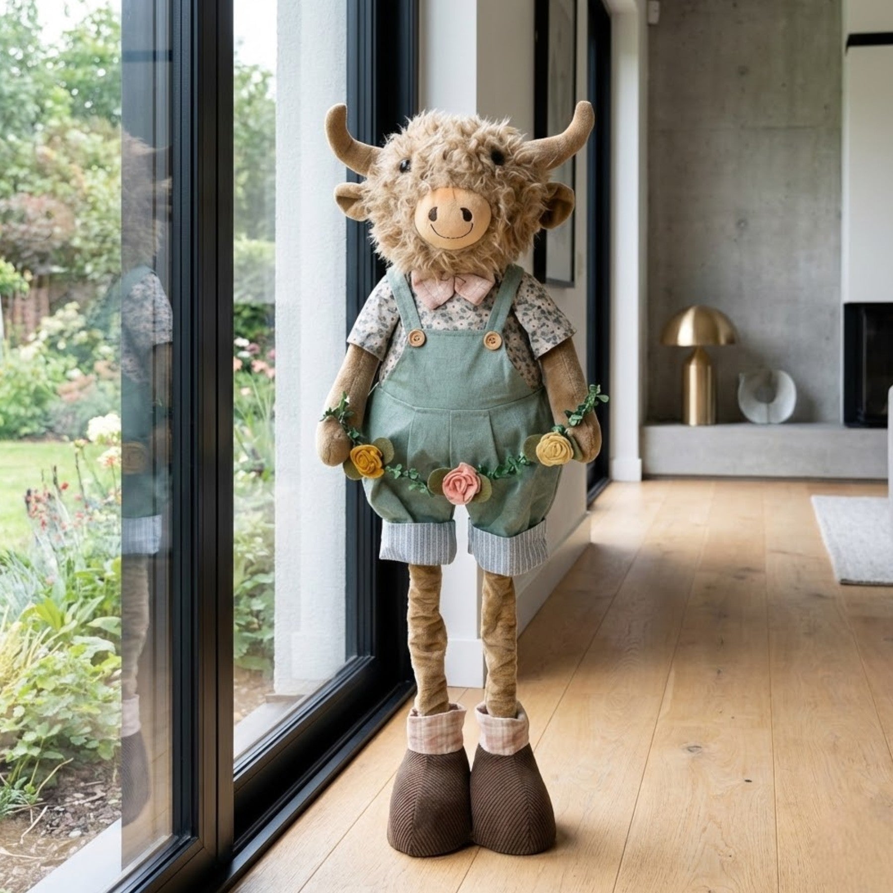 Extendable Floral Highland Cow Decoration
