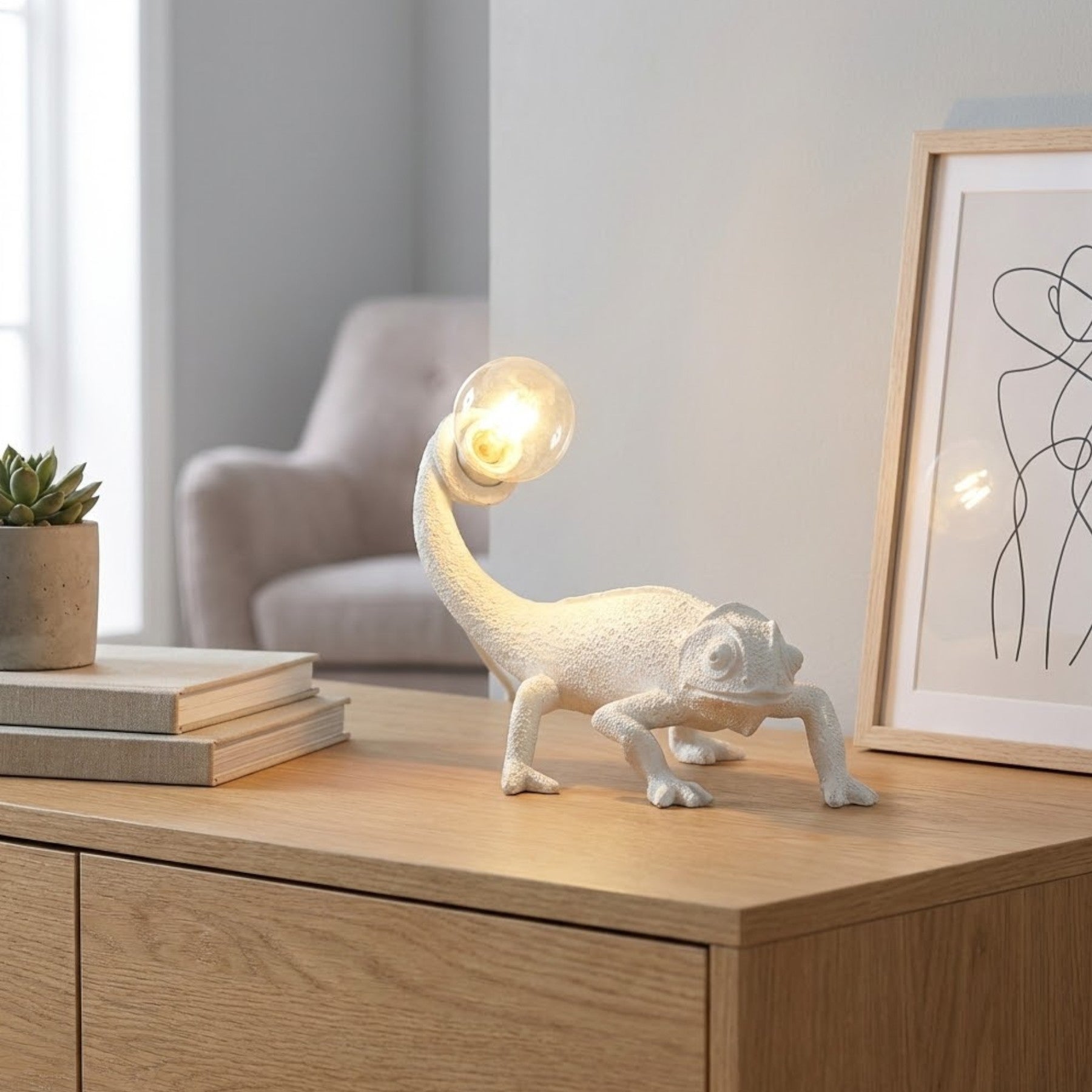 Textured Lizard Table Lamp