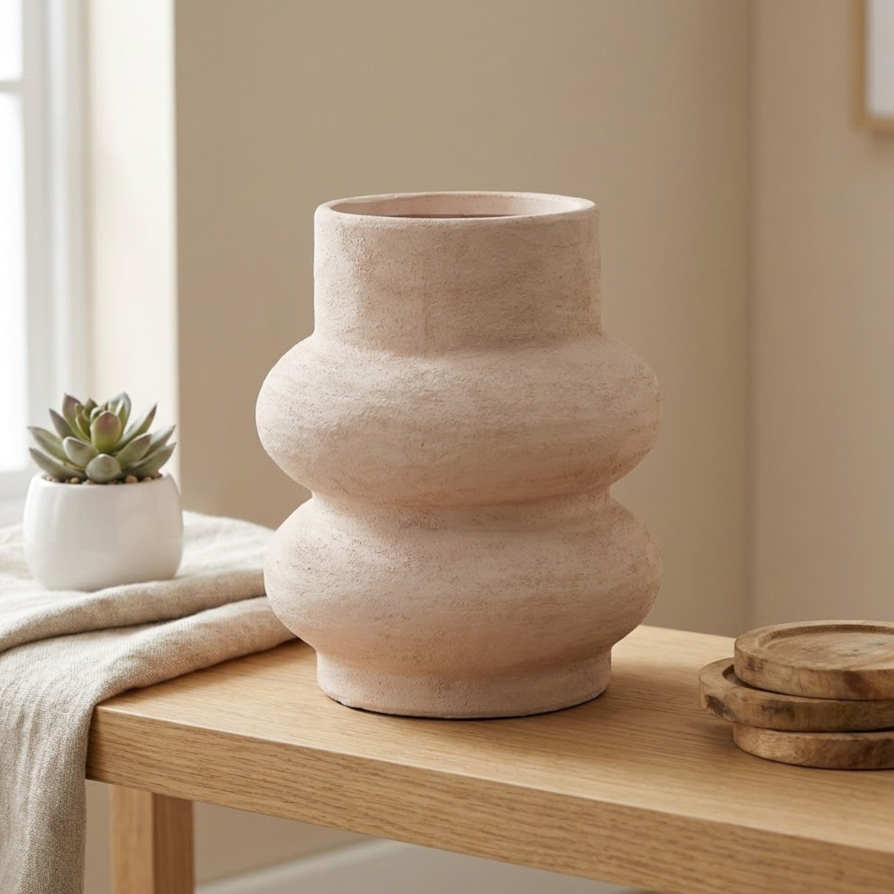Relica Stone Blanc Sculptured Vase