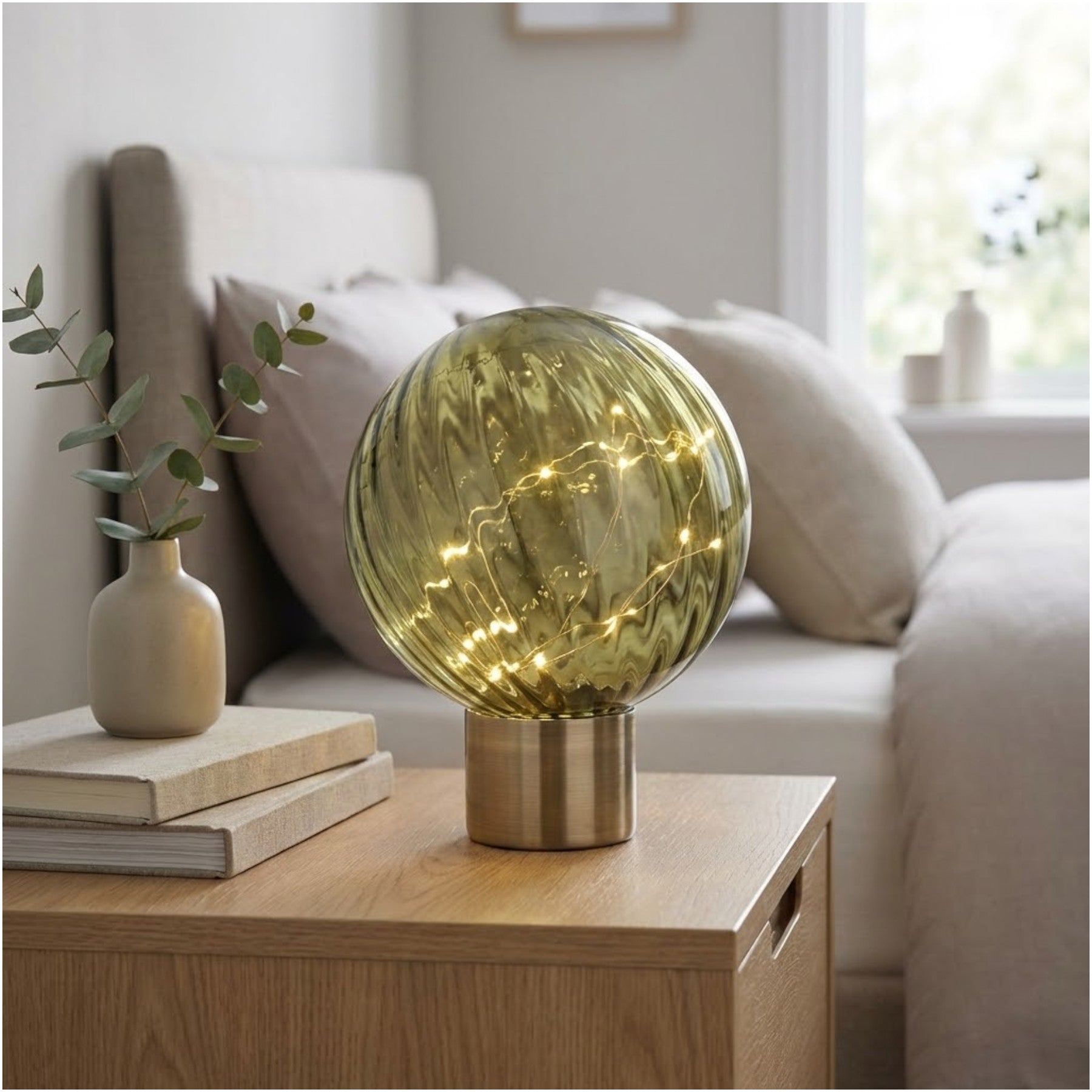 Luca Emerald Glass Ball Lamp